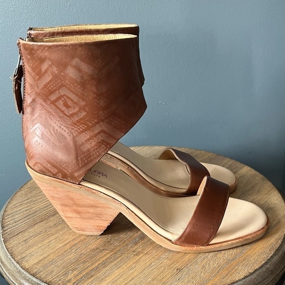 Koolaburra Peonie Heeled Sandals - Picture 3 of 10